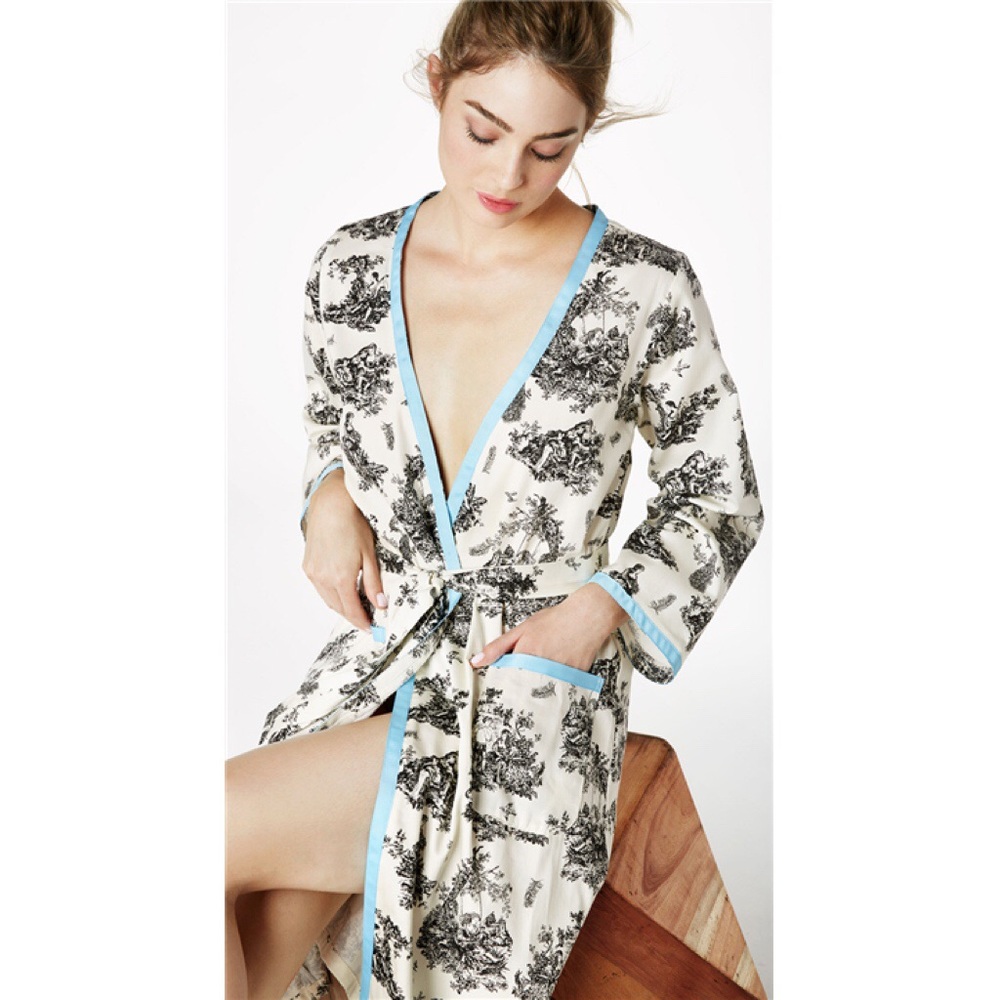 NWT BEDHEAD PAJAMAS SMALL SATEEN TOILE ROBE